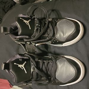 Jordan  Flight 45 black and white size 8